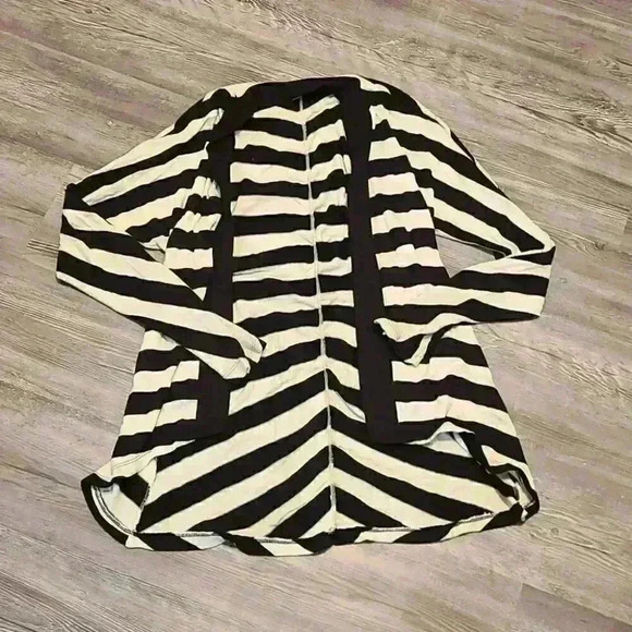 Striped cardigan - Picture 5 of 6